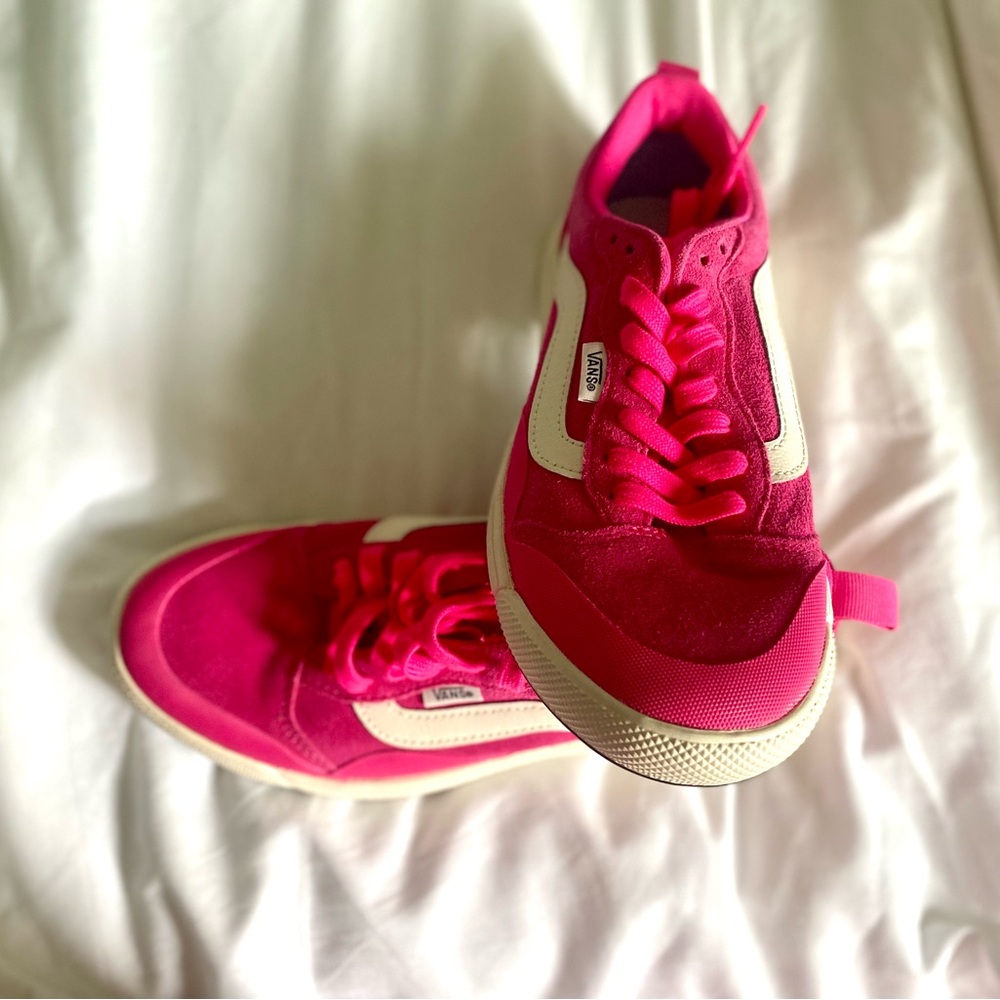 Brand new hot pink Vans UltraRange, women’s 8